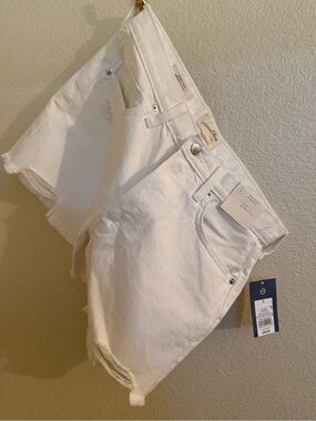 Universal Thread White High-Rise Denim Shorts with Frayed Hem